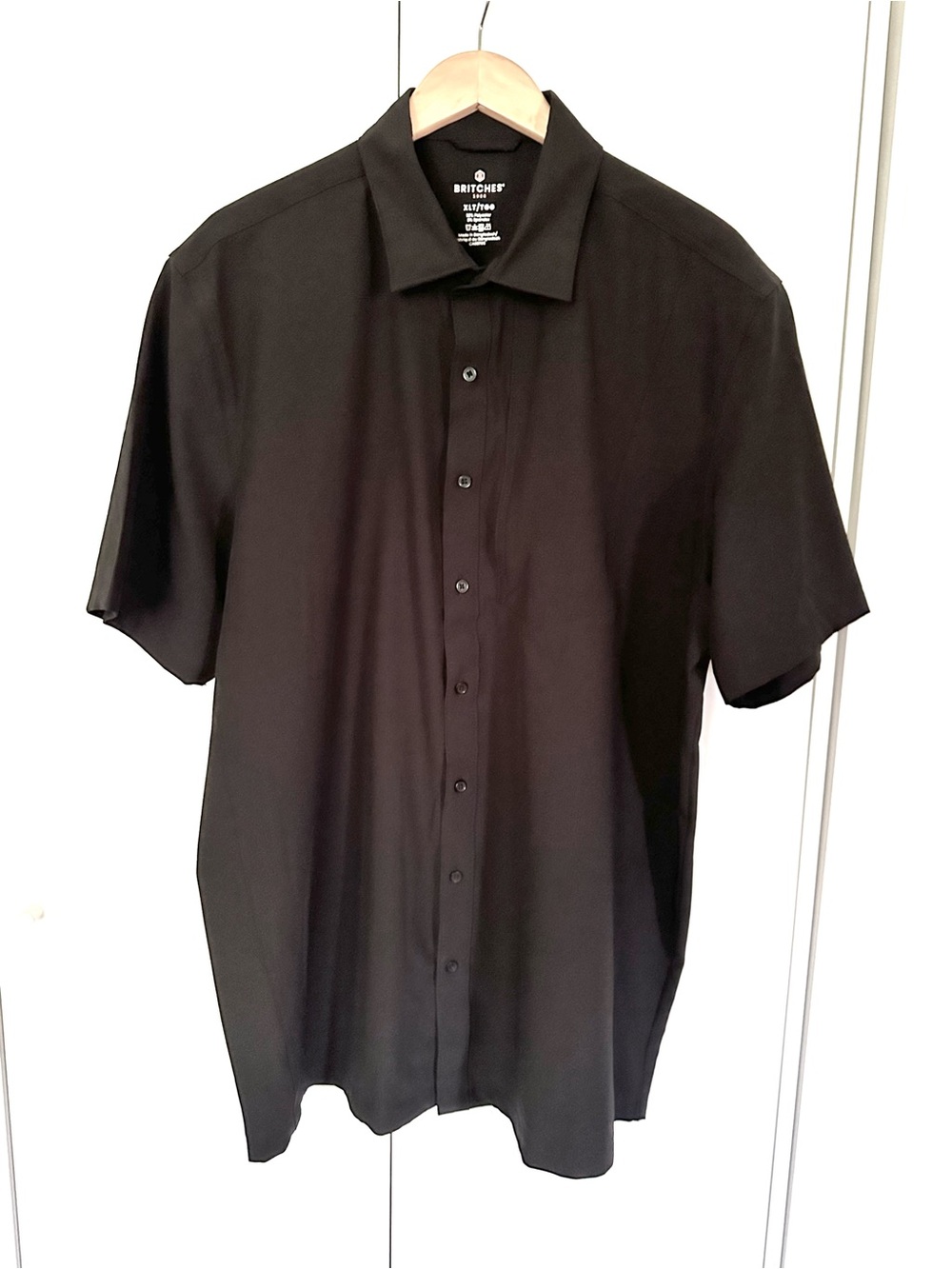 NWOT Brittches Men's Black Short-Sleeve Button-Down Shirt